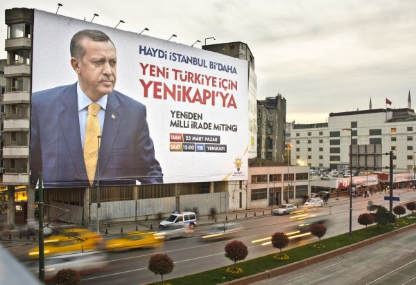 Erdogan conteste élections