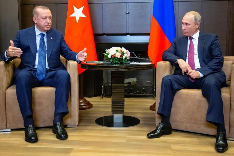 Erdogan rencontre Poutine pour discuter de la situation en Syrie (1)