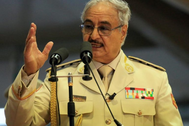 Élections libyennes : Haftar suspend temporairement ses fonctions militaires