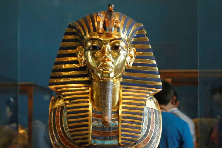 L’Égypte outrée par la vente aux enchères du buste de Toutankhamon à Londres
