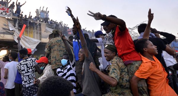 La crise au Soudan : Des affrontements à Khartoum font sept morts