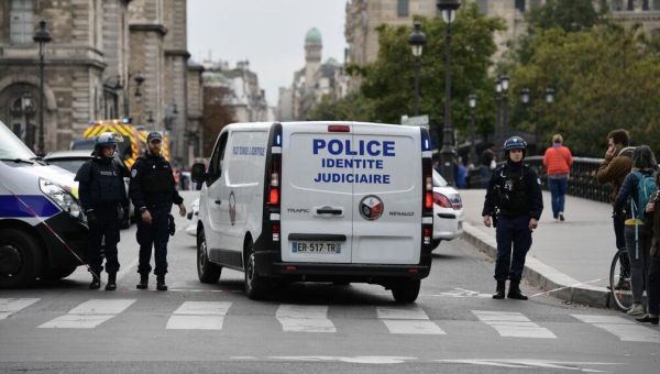 L’attaque d’une préfecture de police de Paris fait 4 morts (1)