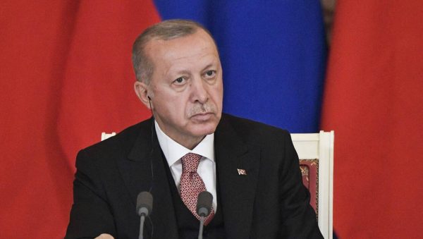 Le parti d'Erdogan subit une défaite historique