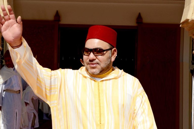 Le roi Mohammed VI remet des prix à casablanca