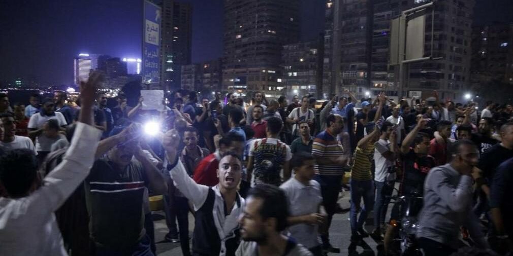 Plus de 1 000 personnes arrêtées en Égypte après les manifestations anti-Sissi (1)