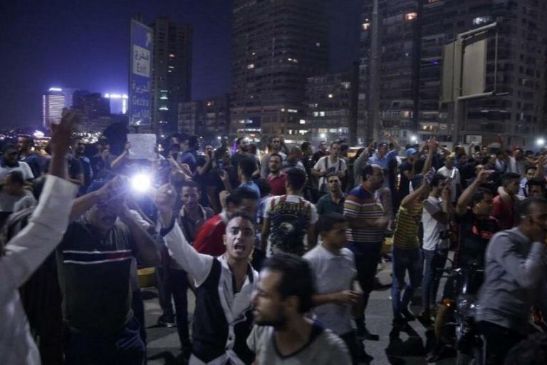 Plus de 1 000 personnes arrêtées en Égypte après les manifestations anti-Sissi (1)