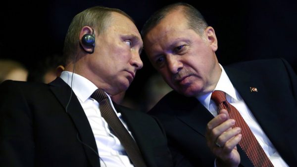 Poutine et Erdogan discutent de la livraison des missiles S-400
