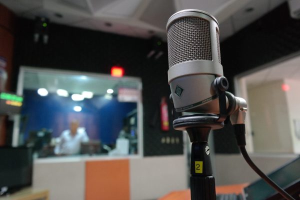 Radio Mars suspend deux de ses consultants pour leur soutien de l’EST