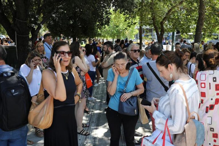 Strong earthquake hits near Greece's capital Athens (1)