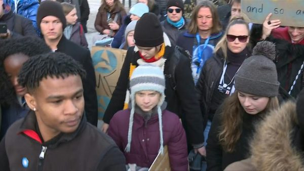 Thunberg mène une grève pour le climat à Davos