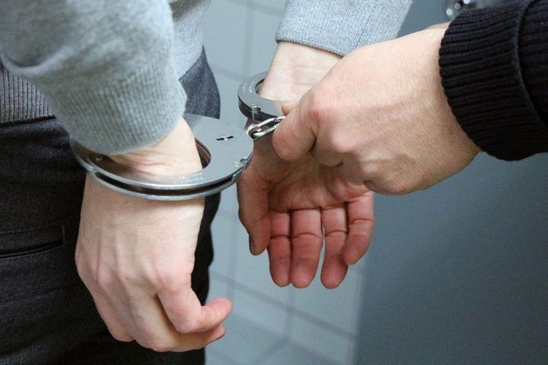 arrestation de deux Algériens impliqués dans un réseau de trafic de drogue