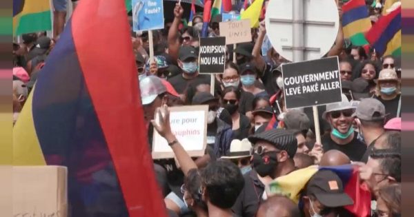 les Mauriciens manifestent contre le gouvernement