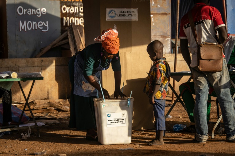 Le Burkina Faso organise un double scrutin