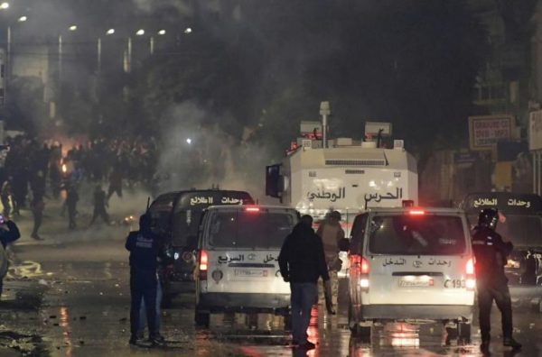 Tunisie: 4e jour de violences et de manifestations