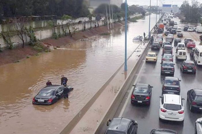 Les Casablancais profitent des inondations