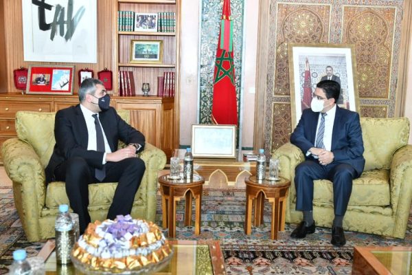Le ministre des Affaires étrangères, de la Coopération africaine et des Marocains résidant à l’étranger, Nasser Bourita, s’est entretenu, mercredi à Rabat, avec le secrétaire général de l’Organisation mondiale du tourisme (OMT), Zurab Pololikashvili, en visite officielle au Maroc