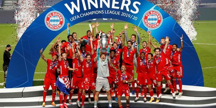 Les joueurs du Bayern Munich avec le trophée de la Ligue des champions