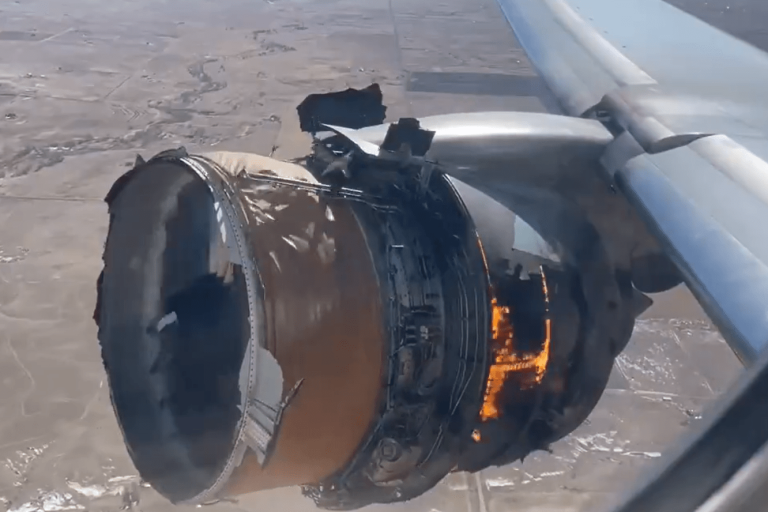 USA-Denver : un Boeing 777-220 a pris feu