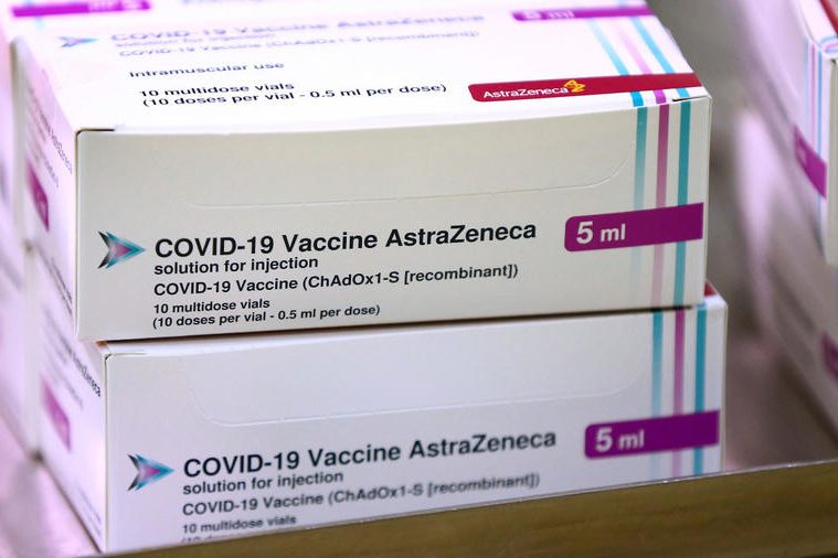 Des doses du vaccin développé par l'université d'Oxford et l'entreprise AstraZeneca © Gareth Fuller, AP