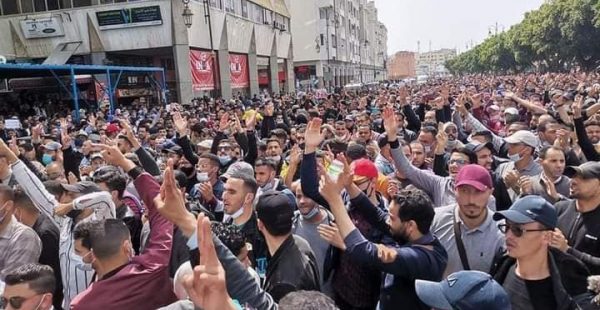 Rassemblement des enseignants, ce mercredi 7 avril à Rabat © DR