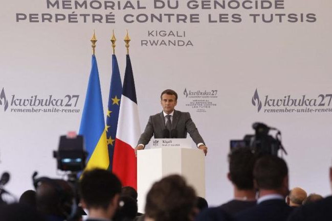 Le chef de l'État, Emmanuel Macron, lors d'un discours au mémorial du génocide, le 27 mai 2021 à Kigali, au Rwanda © LUDOVIC MARIN / AFP