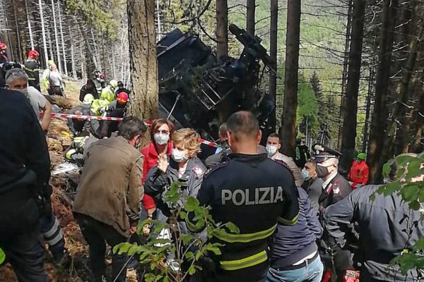 Italie : 14 morts après la chute d’un téléphérique