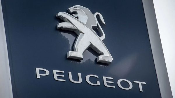 Peugeot encourt jusqu'à 5 milliards d'euros d'amende © Philippe Huguen/AFP
