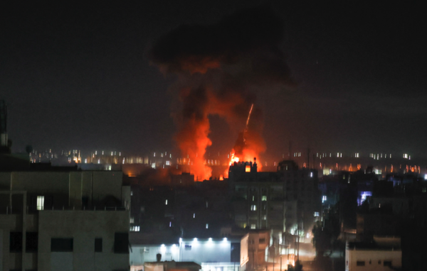 Explosions à Gaza, après des tirs de l’armée israélienne, le 16 juin 2021 © AFP