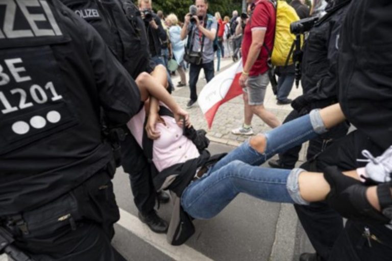 Allemagnes : de violentes manifestations contre les mesures anti-Covid