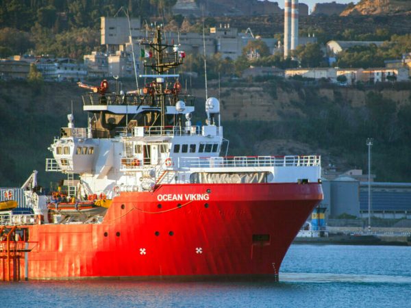 Les 555 migrants à bord du navire Ocean Viking dans un état critique