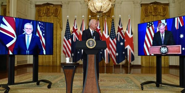 Joe Biden participe à une conférence virtuelle avec les Premiers ministres britannique, Boris Johnson, et australien, Scott Morrison, de Washington, mercredi 15 septembre 2021. © Brendan Smialowski, AFP