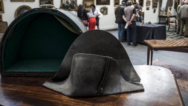 Hong Kong : exposition d’un chapeau appartenant à Napoléon Bonaparte