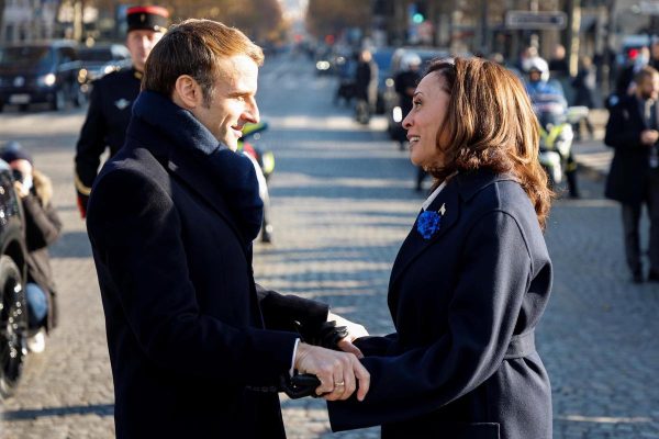 Crise des sous-marins : les enjeux de la visite de la vice-présidente américaine à Paris