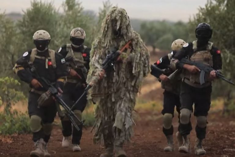 La Turquie forme des rebelles syriens au combat à Afrine
