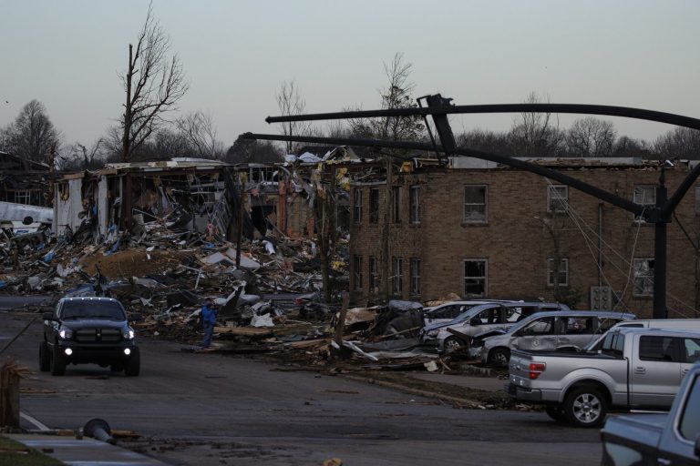 US-Kentucky : les dégâts matériels et humains des tornades s’alourdissent