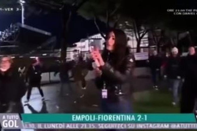 Italie : une journaliste agressée sexuellement en direct