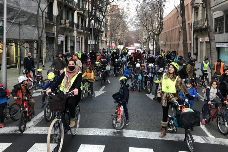 Barcelone : le « Bicibus » pour sécuriser le trajet des enfants à vélo