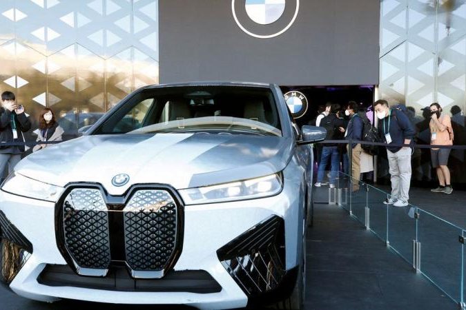 CES 2022 : BMW dévoile une voiture qui change de couleur