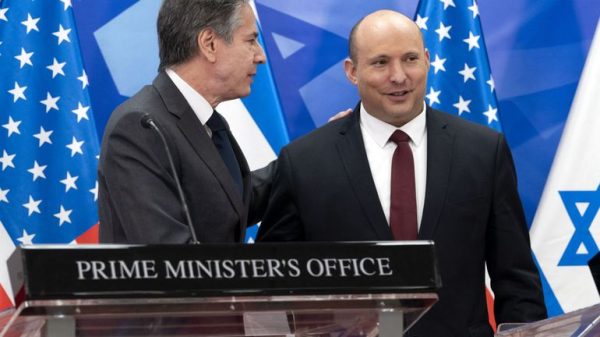 Le premier ministre israélien Naftali Bennett et le secrétaire d'État américain Antony Blinken