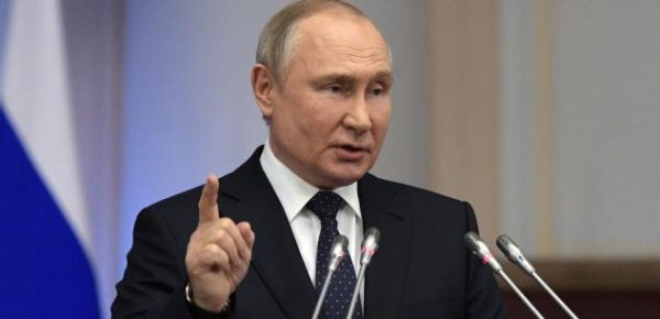 Ukraine : Poutine promet une riposte «rapide et foudroyante» à toute intervention étrangère