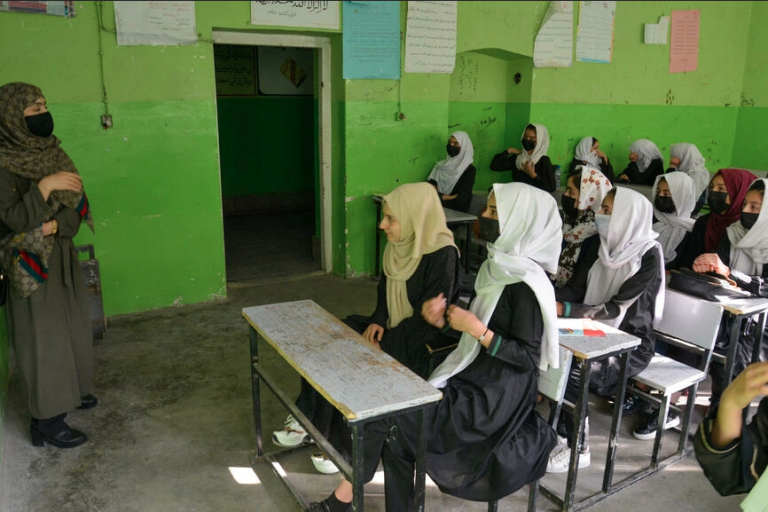 Afghanistan : mobilisation des femmes pour la réouverture des écoles pour les filles