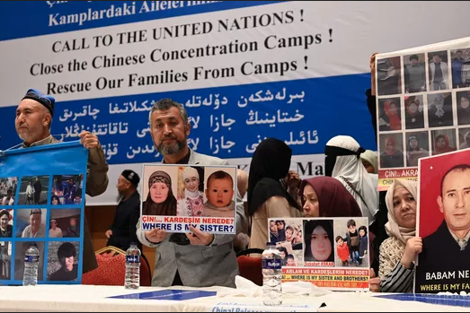 Chine : une fuite de documents met en scène la réalité crue de la détention des Ouïghours