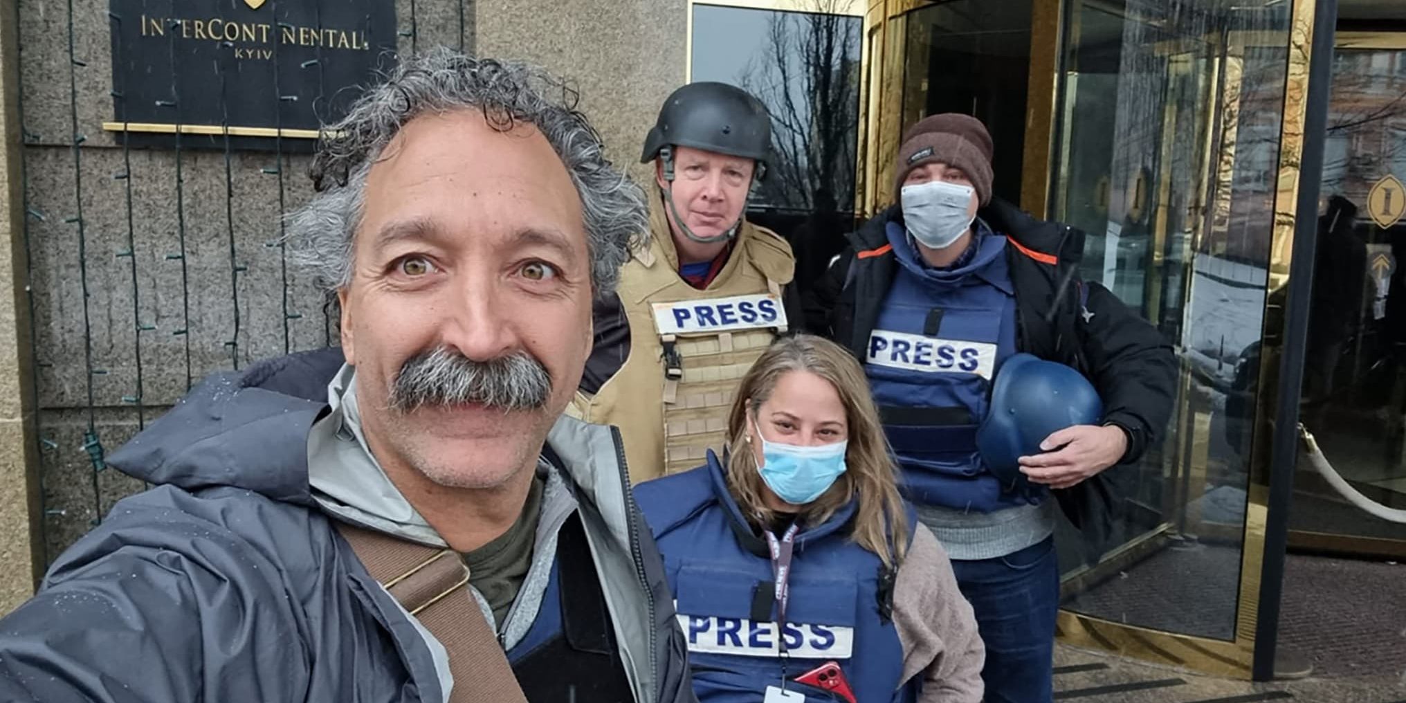 Ukraine : les reporters sur les traces des crimes de guerre