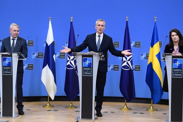 Avec la Finlande et la Suède, l’OTAN renaîtra-t-il ?