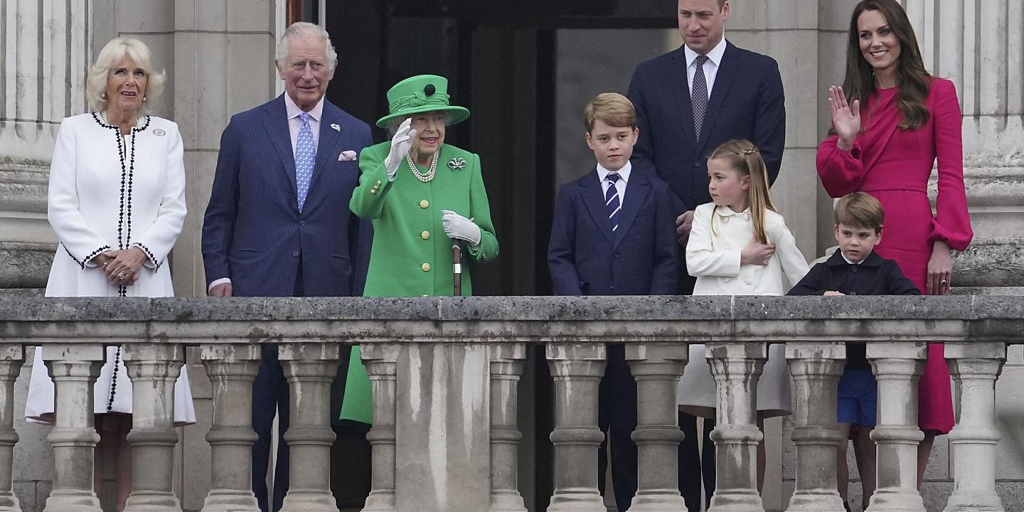 Apparition surprise de la reine Elizabeth II lors de la clôture de son jubilé