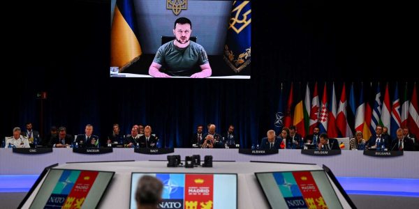 Guerre en Ukraine : Volodymyr Zelensky accuse la Russie d'instaurer «une famine» pour humilier l’Otan