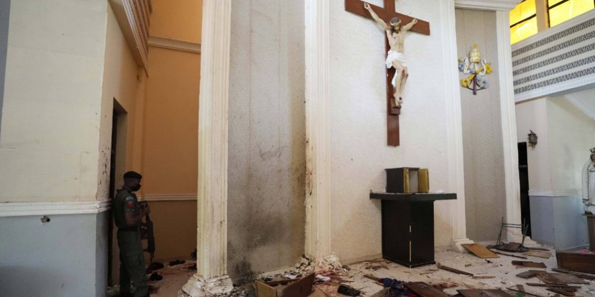 Nigeria : des explosifs retrouvés après la fusillade d’une église