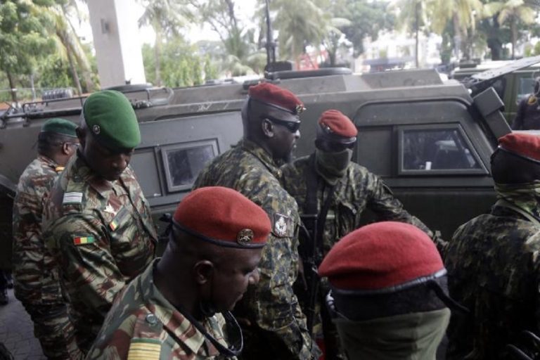 Le colonel Mamady Doumbouya qui a pris le pouvoir en Guinée en septembre 2021 © DR